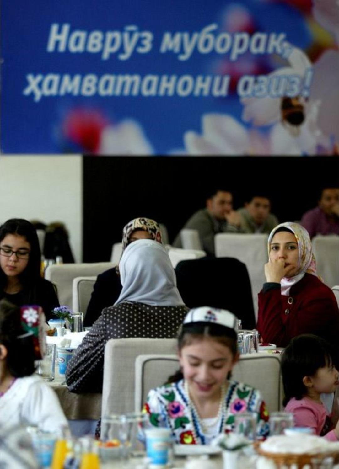 Taciklerin Nevruz Kutlaması Renkli G&ouml;r&uuml;nt&uuml;lere Sahne Oldu
