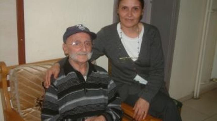 Burhaniye&rsquo;de Huzurevinin Maskotu Oldu