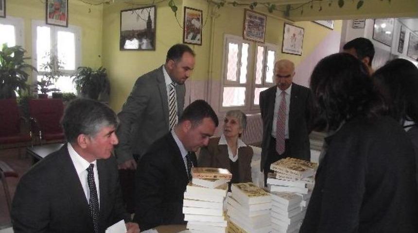 Torun Argon, Dedesi Mehmet Akif Ersoy&rsquo;u Anlattı