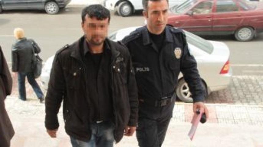 &Uuml;zerinde Bı&ccedil;ak &Ccedil;ıkınca G&ouml;zaltına Alındı