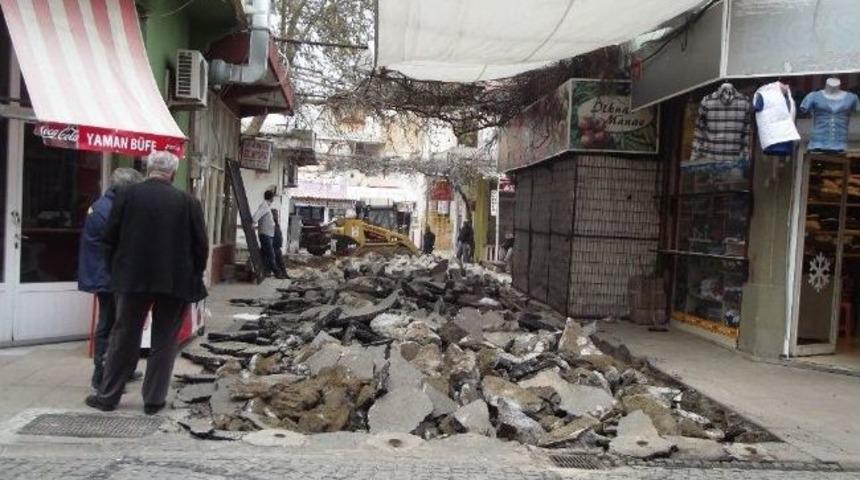 Ayvalık Eski Hali Modernleşiyor