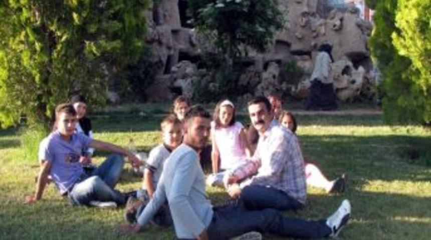 Sorgun&rsquo;da Vatandaşlar Parklara Akın Etti