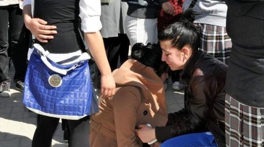 &Ouml;ğretmenlerini G&ouml;zyaşlarıyla Uğurladılar