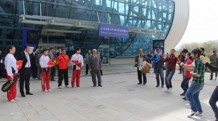 Erzincanlı Sporcular T&uuml;rkiye&rsquo;nin Gururu Oldu