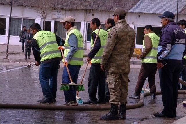 Özalp’ta 'barış' Temizliği