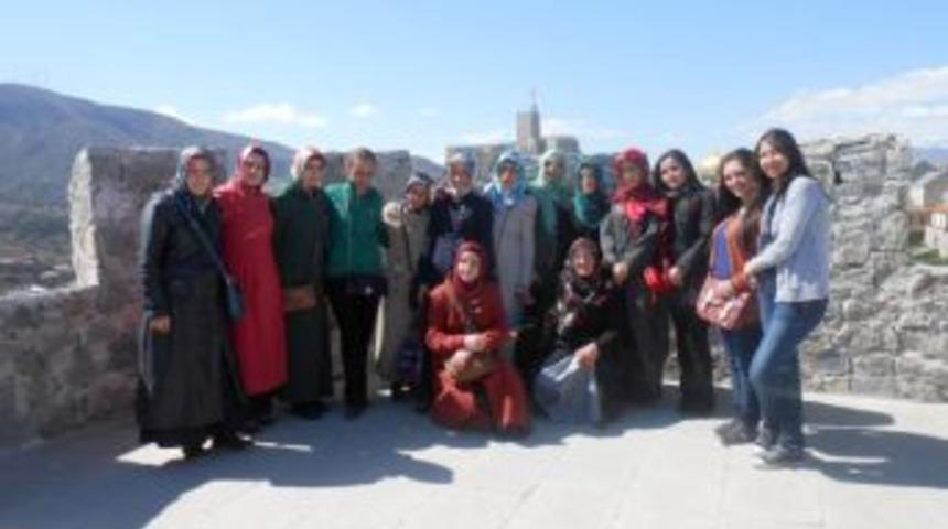 Bayan Din G&ouml;revlileri G&uuml;rcistan Gezisinden Memnun Kaldı