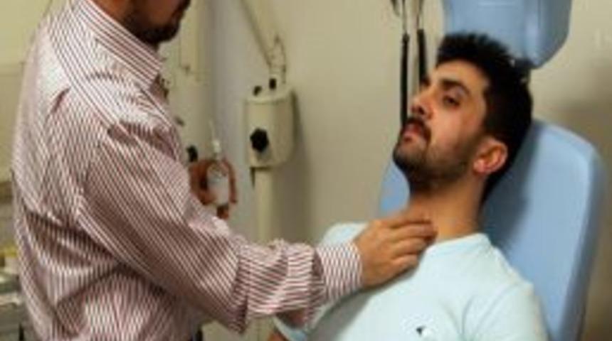 Popstar Bayhan Boyun Travması Ge&ccedil;irdi