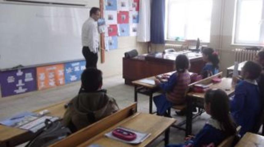 İlkokul &Ouml;ğrencilerine Doktorluk Mesleği Tanıtıldı