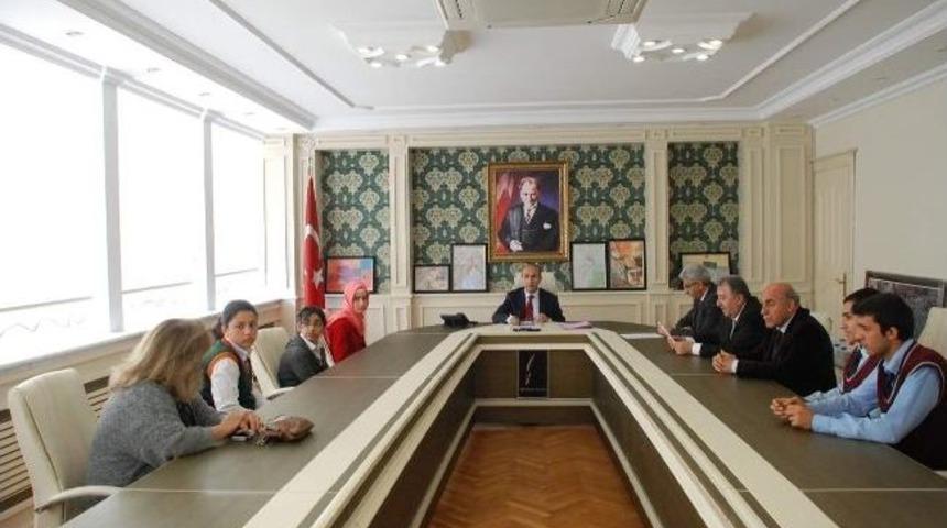 &Ouml;ğrenciler Resimlerle Deprem Bilinci Oluşturuyor