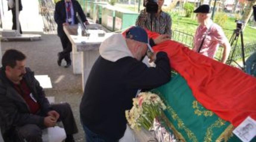 Tiyatrocu Yaşar G&uuml;ner Son Yolculuğuna Uğurlandı