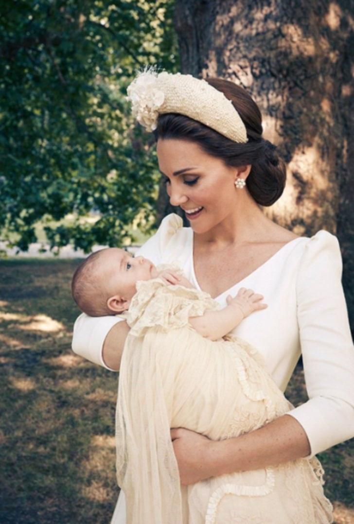 Prens Louis’in vaftiz töreninden aile fotoğrafları yayınlandı  G3