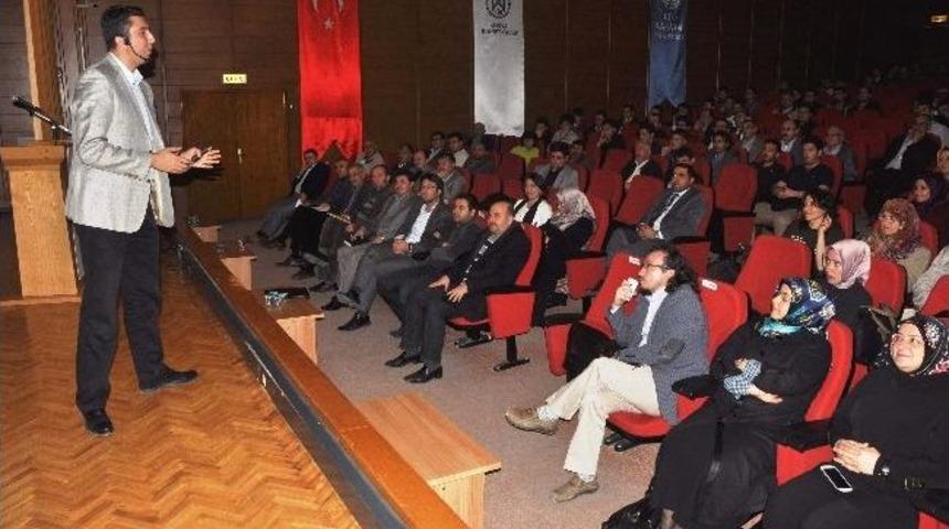 Siyaset Akademisi&rsquo;nde Eğitimler S&uuml;r&uuml;yor