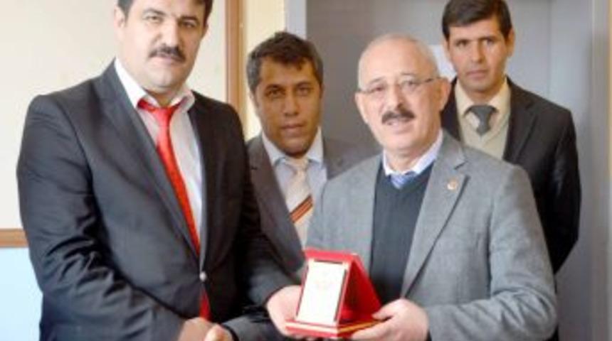 Feza Eğitim Kurumları, Kardeş Okulları Ile G&ouml;n&uuml;l K&ouml;pr&uuml;leri Kurdu