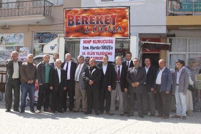 Merhum Alparslan Türkeş İçin Lokma Döküldü