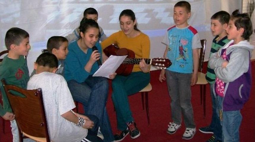 Liselilerden Anlamlı Ziyaret