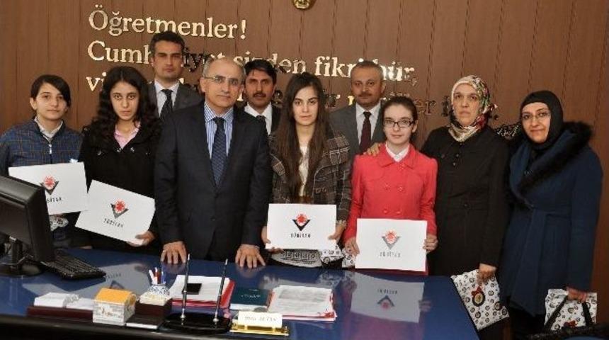 G&uuml;m&uuml;şhane Proje Yarışmasında Birinci Ve &Uuml;&ccedil;&uuml;nc&uuml; &Ccedil;ıkardı