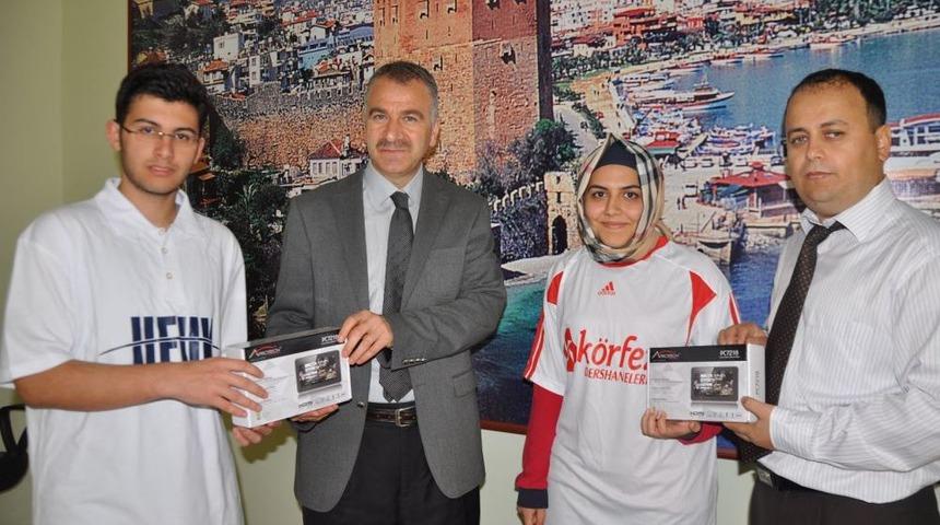 &Ouml;zel Ufuk Fen Lisesi Ve K&ouml;rfez Dershanesi YGS'de Alanya Şampiyonu Oldu