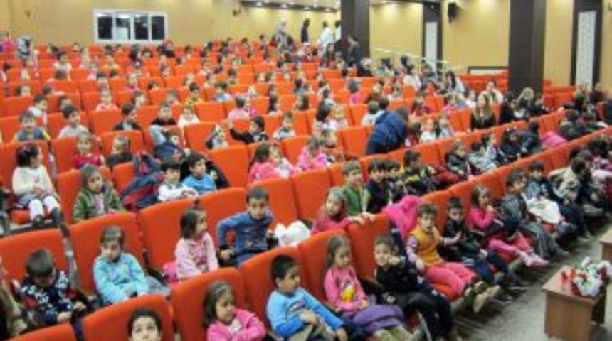 Anaokulu &Ouml;ğrencilerine '&Ccedil;anakkale' Tiyatrosu