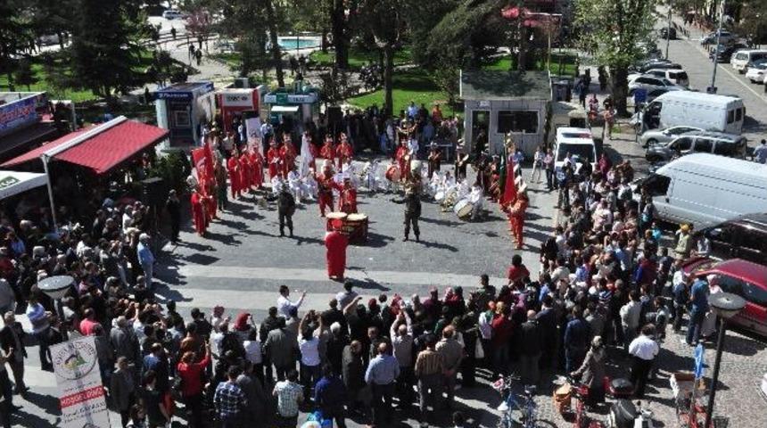 D&uuml;zce Belediyesi Bando Ve Mehter Takımından G&ouml;steri