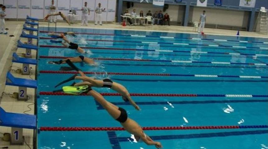 Alleben Y&uuml;zme Havuzu Sporcu Fabirikası Gibi