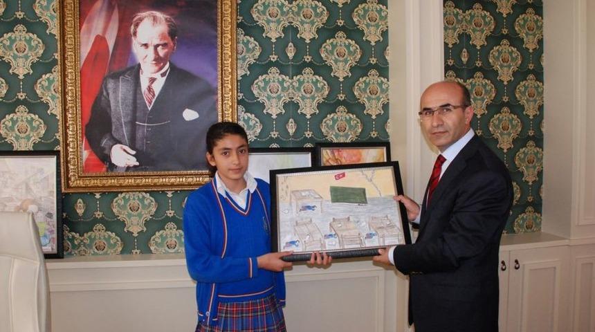 &Ouml;ğrenciler Deprem Bilincini Resim Ve Kompozisyonlarla Anlattı