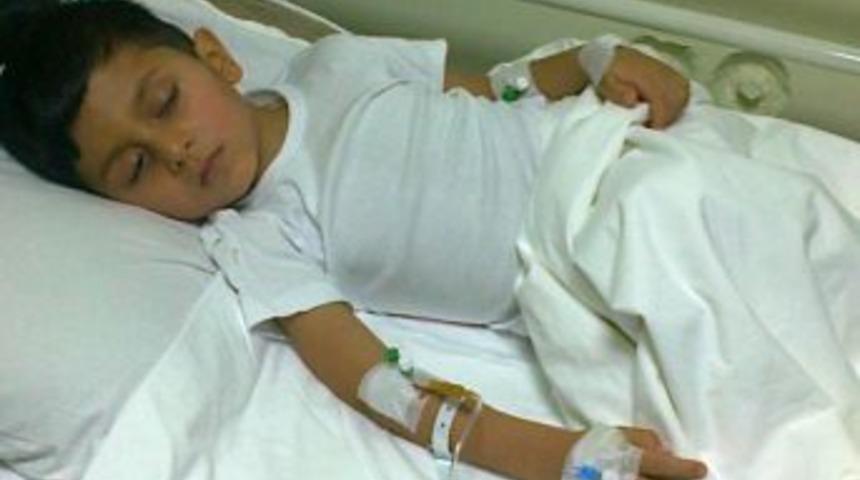 5 Yaşındaki Furkan, Ameliyat Olamazsa Fel&ccedil; Kalacak