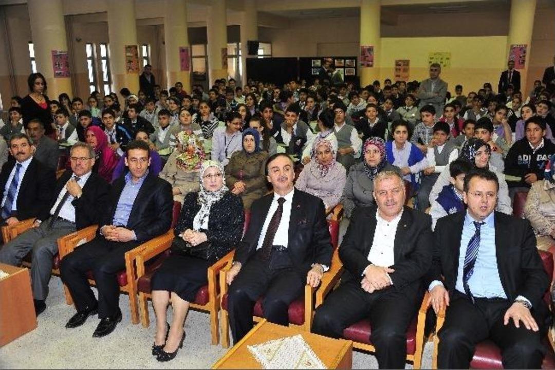 Yazar Başkan &Ouml;ğrencilerle Buluştu