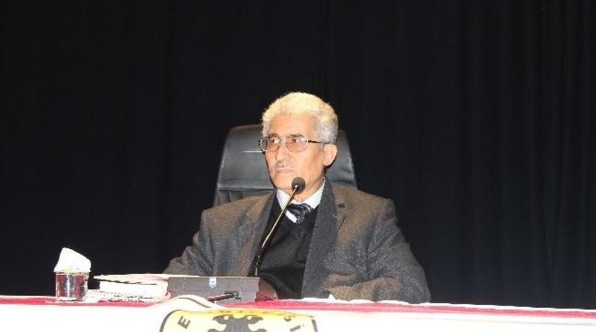 D&uuml;'de 'inanmayanların Peygamber Efendimize Sorduğu Sualler&rsquo; Adlı Seminer D&uuml;zenlendi