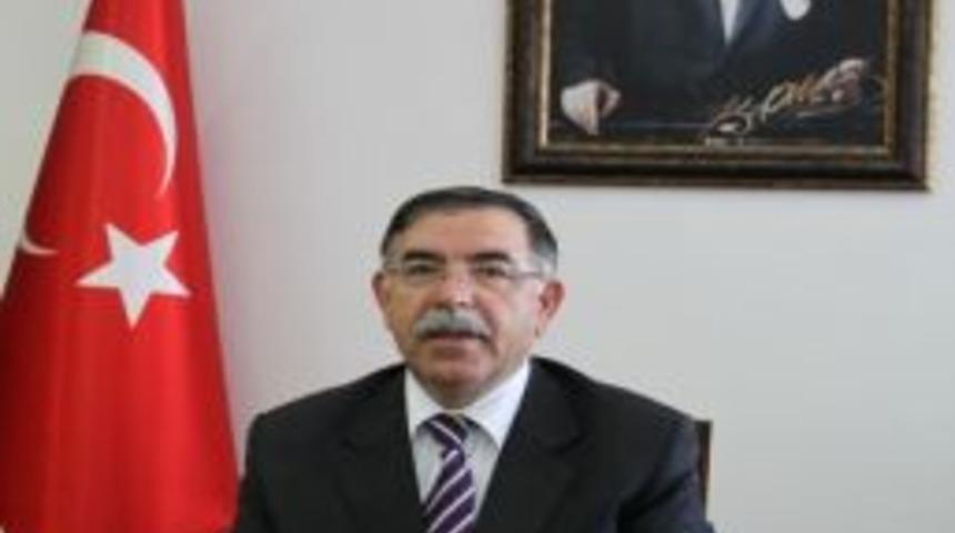 D&uuml;zce Valisi Adnan Yılmaz,