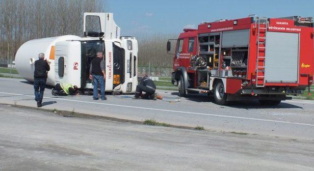 LPG Tankeri Devrildi; 1 ölü