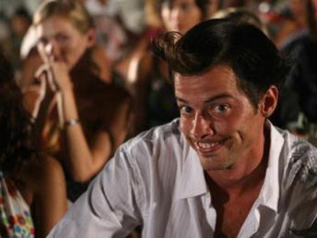 &Uuml;nl&uuml;lerin aşk jestleri 25