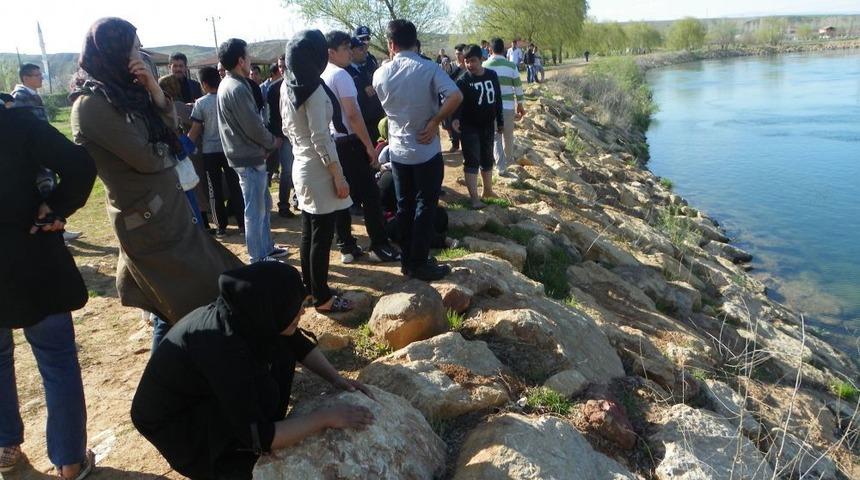 Afgan M&uuml;lteci, Kızılırmak Nehri'nde Kayboldu