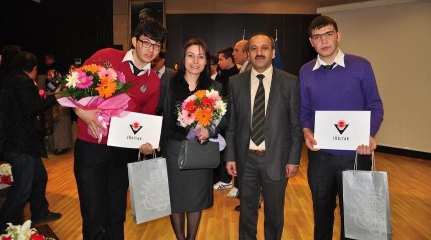 Meslek Lisesi &Ouml;ğrencilerine T&Uuml;BİTAK'tan Birincilik
