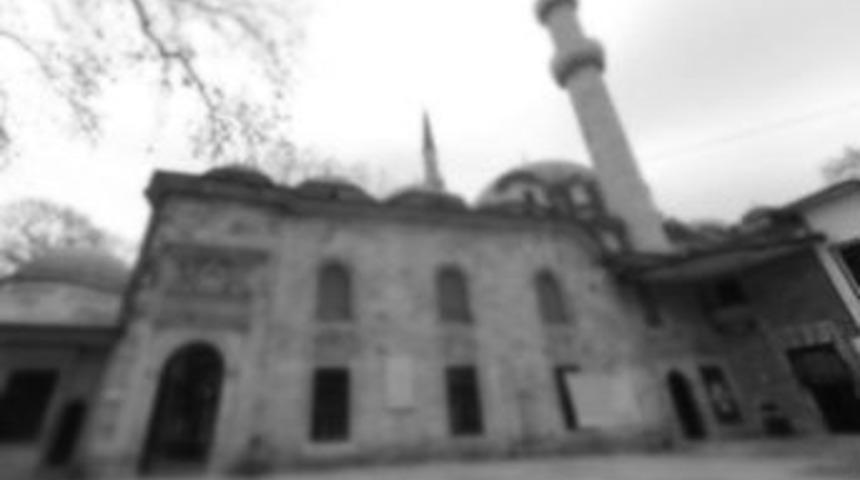 Polisler cami soyarken su&ccedil; &uuml;st&uuml; yakalandı