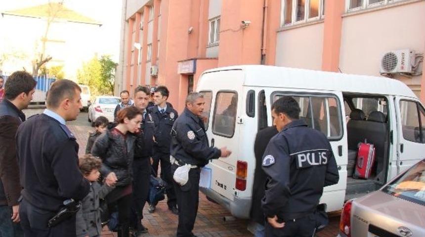 Havalimanında 7 Kişi Sahte Pasaportla Yakalandı