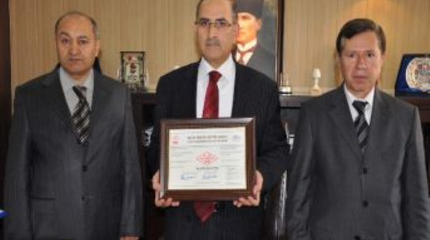 Afyonkarahisar Defterdarlığı&rsquo;na &ldquo;tse En Iso 9001-2008 Kalite Y&ouml;netim Sistemi Belgesi&rdquo;