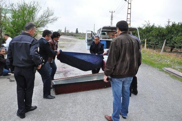 Dörtyol’da yol ortasında boğaz kesme dehşeti