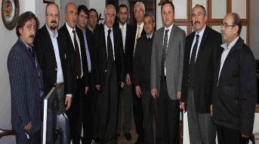 Albay Ak&ccedil;ay, M&uuml;d&uuml;r Esen Ve M&uuml;ft&uuml; &Uuml;sk&uuml;l&uuml;pl&uuml;'den Tebrik Ziyareti