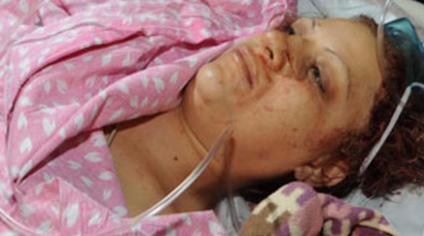 Çocukların gözü önünde bıçakladı