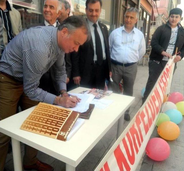 Demirel Gemlik’e Hızlı Tren Gelmesi İçin İmza Kampanyası Başlattı