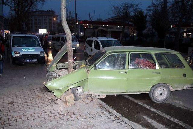 (özel Haber) Genç Kız Ölümden Saniyelerle Kurtuldu