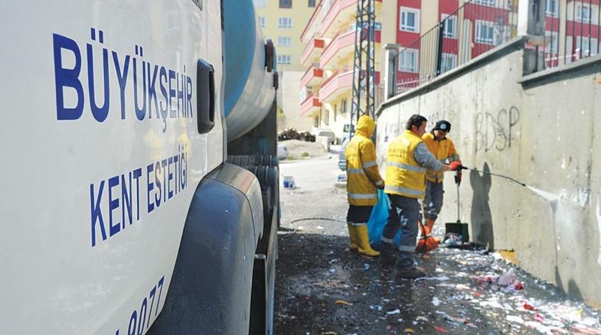 Başkentte Afiş Ve Yazı Temizliği