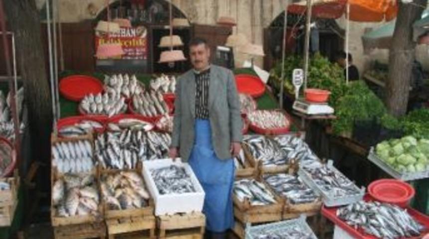 Kilis'te Balık Satışlarında Son Aya Girildi