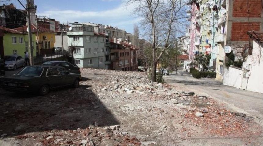 Bursa&rsquo;da Dere Yatakları Binalardan Temizleniyor