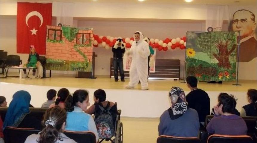 Tiyatroyla Stres Attılar