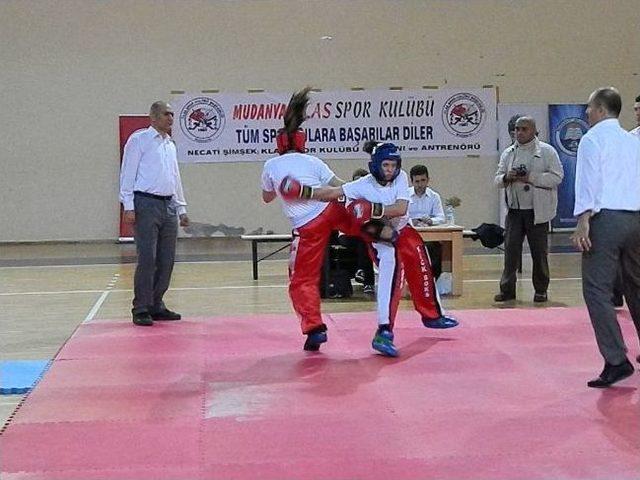 Kick Boks Turnuvası Kıyasıya Mücadeleye Sahne Oldu