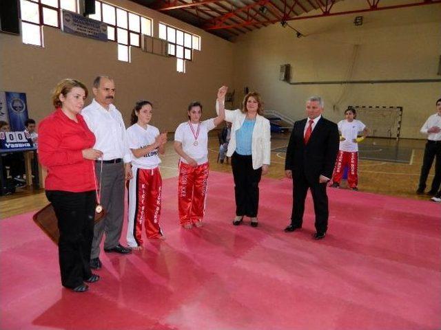 Kick Boks Turnuvası Kıyasıya Mücadeleye Sahne Oldu