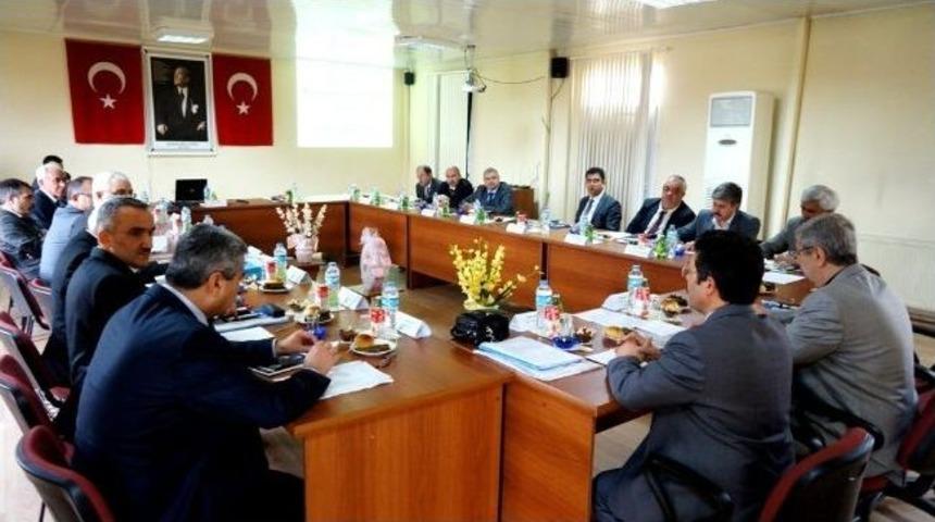 İmam Hatip Lisesi Ve Ortaokulları M&uuml;d&uuml;rleri Sarıg&ouml;l'de Toplandı