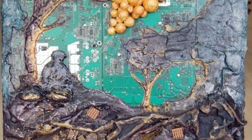 Atık Bilgisayar Par&ccedil;alarına 'sanatsal' Dokunuş