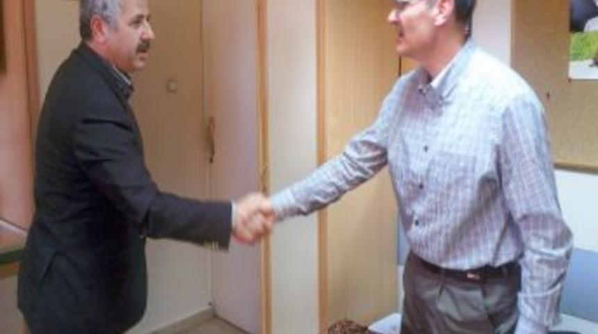 SAMEDER'den Bilim &Ouml;d&uuml;l&uuml;'n&uuml; Alan Prof. Dr. &Ouml;ner G&uuml;lcan'a Kutlama